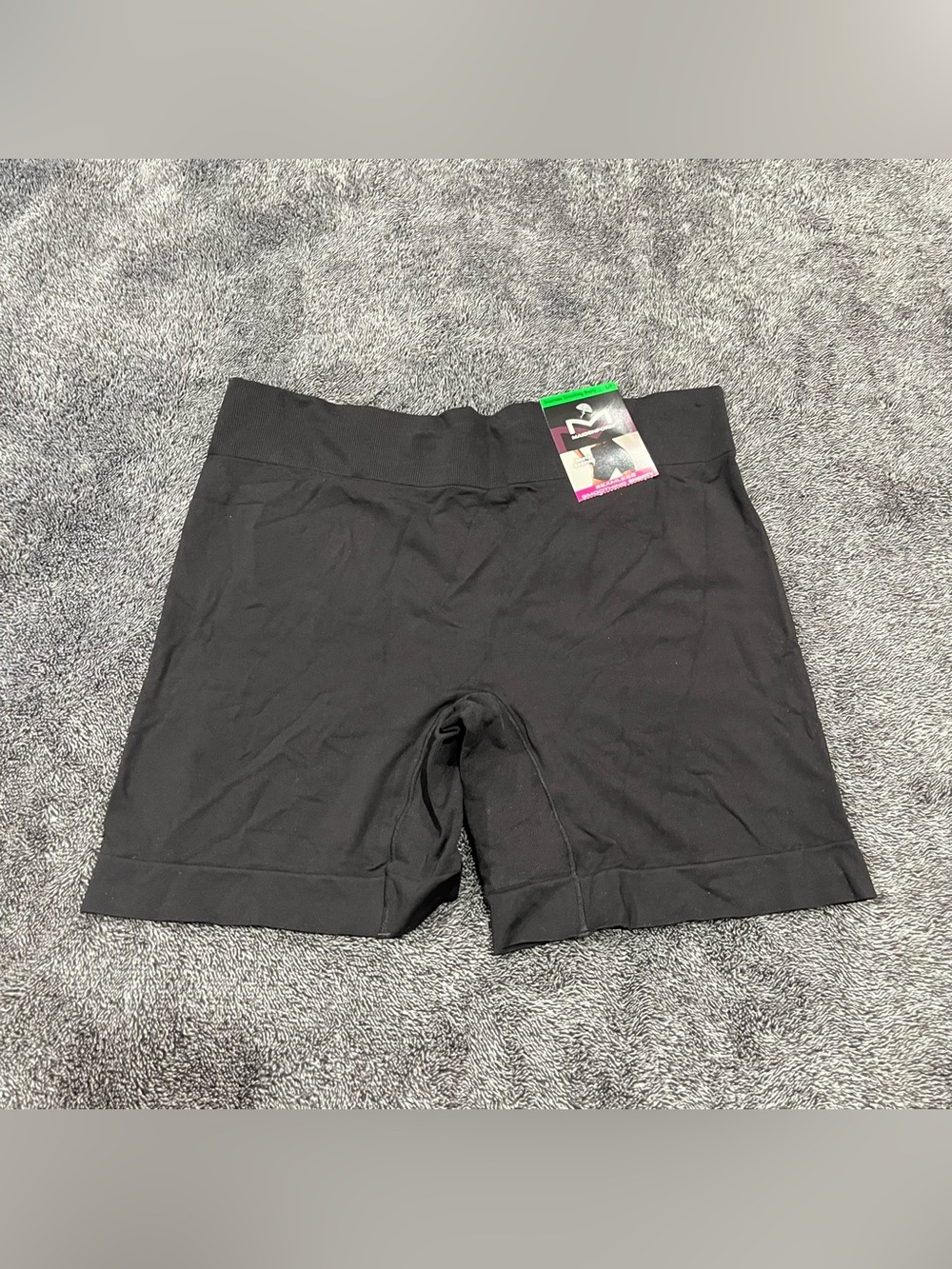 NWT❗️Women's Maidenform seamless smoothing shorty booty shaping in black size L